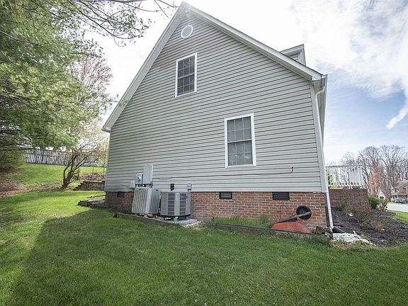 5th image of 1609 Westover Dr