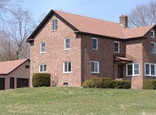 25 Crestwood Blvd, Poughkeepsie, NY 12603