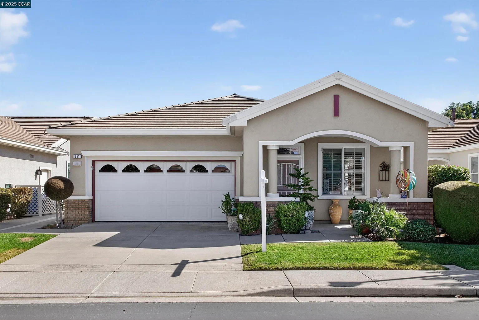 281 Black Amber Way photo 1