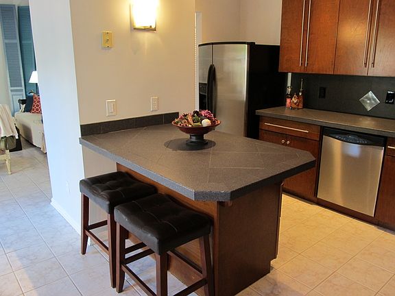 Center isle/bar area