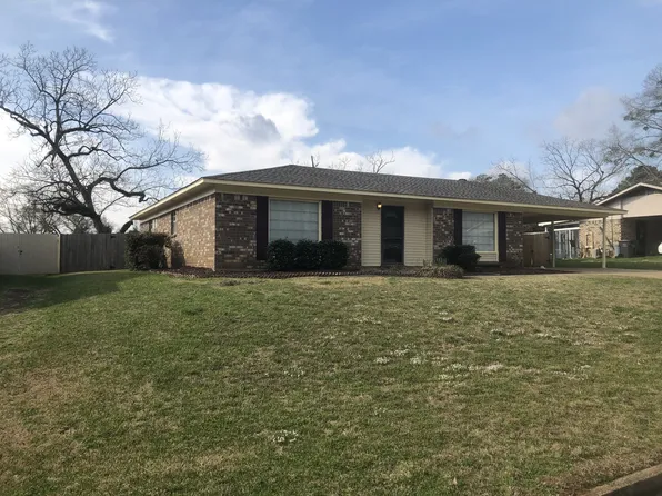 702 39th Ct E, Meridian, MS 39301