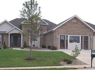 2715 Cascade Lake Dr, Shiloh, IL 62221
