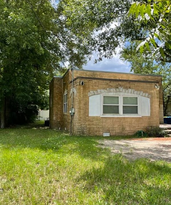 1st image of 1724 Rowe Ave