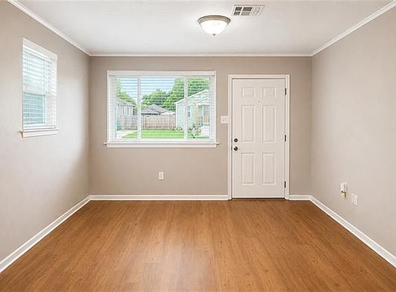 3rd image of 512 N Howard Ave