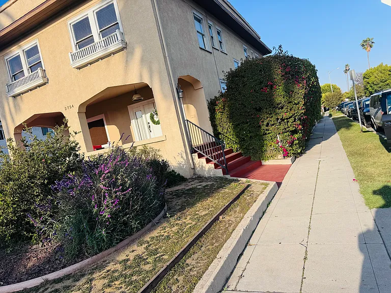 2754 Kenwood Ave #5 — Photo 13