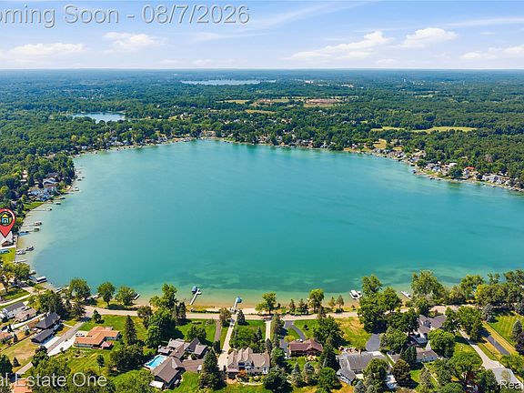 3rd image of 9276 Silverside Dr