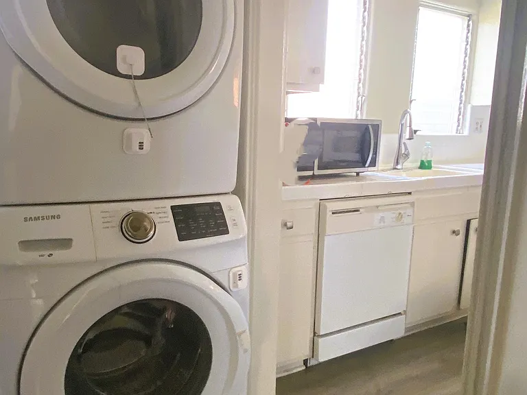 10625.5 Kinnard Ave #10625.5 — Photo 12