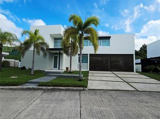 686 Burgos, Caguas, PR 00727
