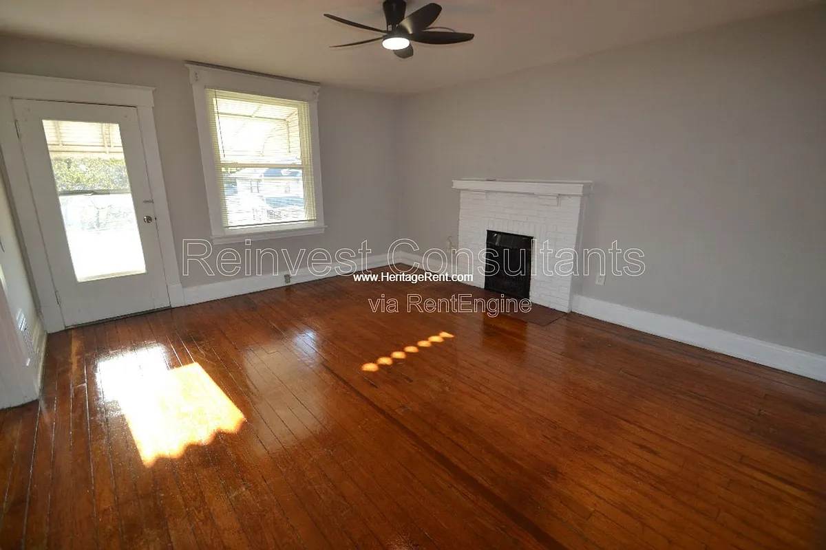 Building Photo - 4423 Greenlee Ave #2