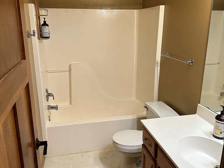 1128 Creekside Cir — Photo 28
