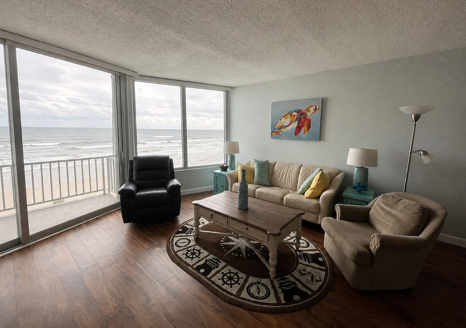 Beautiful Condo with Ocean Views — Photo 3