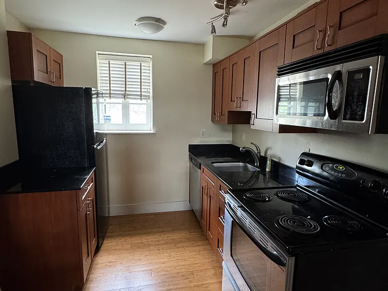 Ample counter and cabinet space.