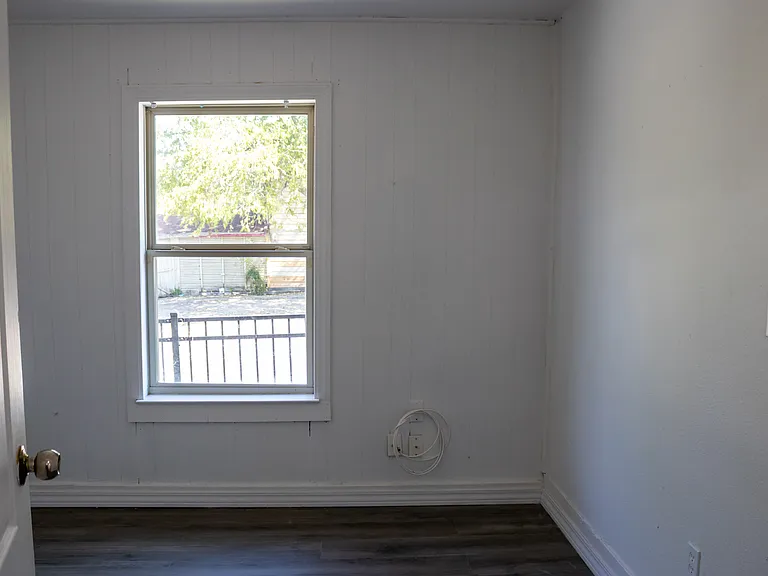 1603 W Laurel — Photo 14