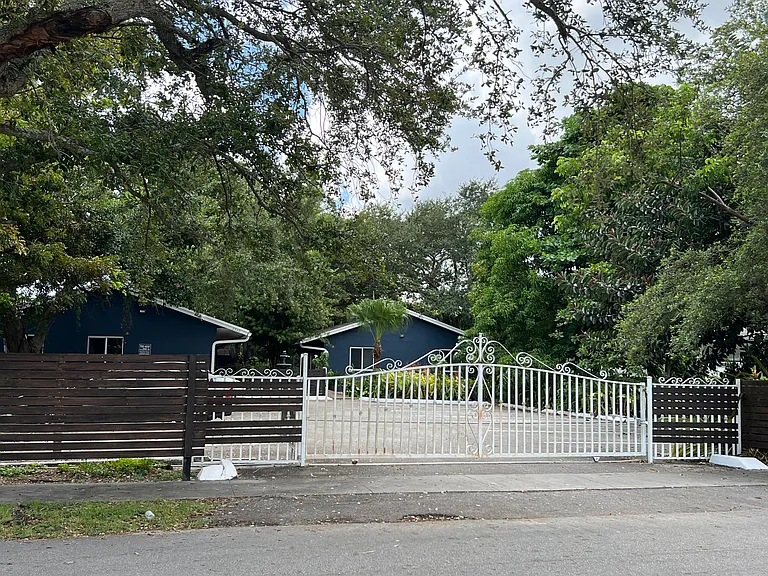 Jackson St — Photo 15