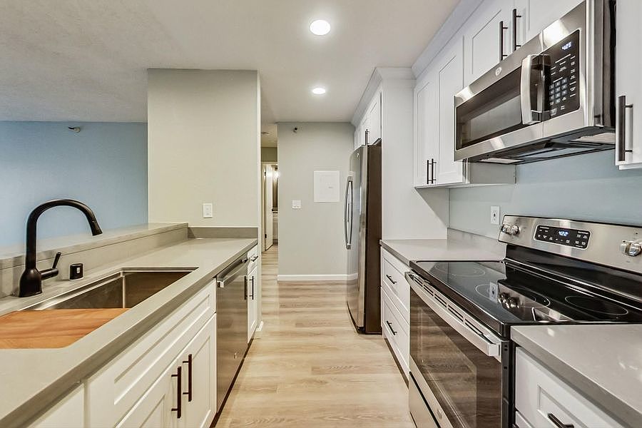 1st image of 240 N Bayshore Blvd APT 114