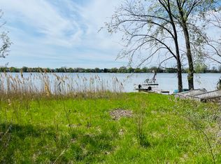 34871 N Lake Shore Dr, Lake Villa, IL 60046