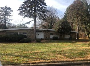 302 Lorimer Dr, Wyncote, PA 19095