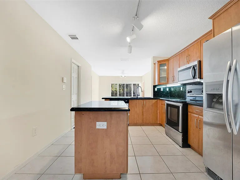 1840 Sweetbay Way — Photo 22