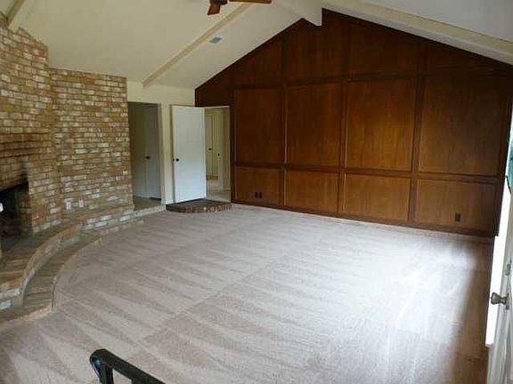 2nd image of 15807 Blueberry Hill Ct
