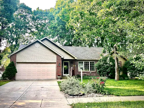 1664 Port Cove Dr, Porter, IN 46304