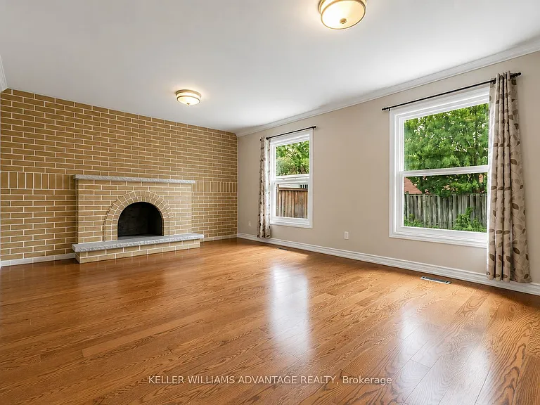 73 Highglen Ave — Photo 8