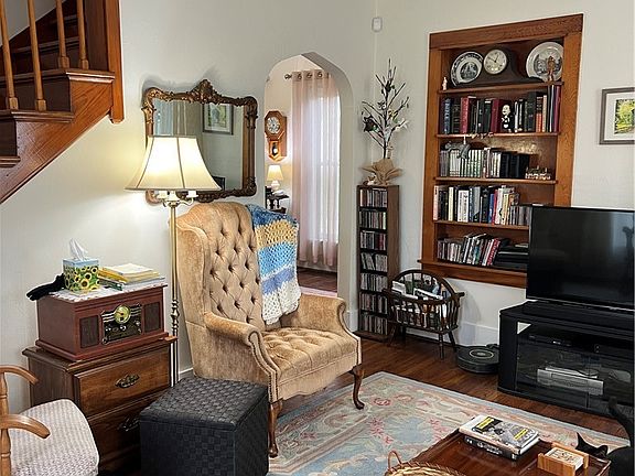 4th image of 366 Old Main Rd