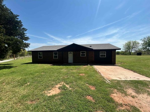 5702 Hall Rd, Marlow, OK 73055
