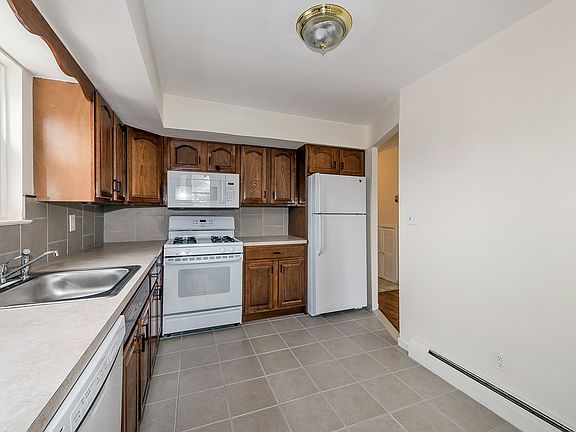 3rd image of 6271 Woodhaven Blvd