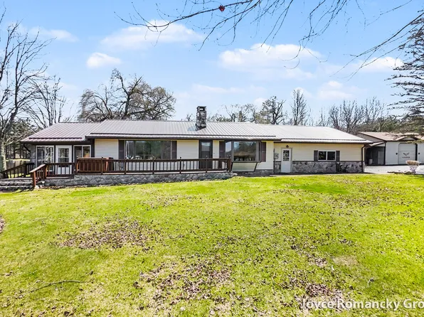11235 W Broomfield Rd, Remus, MI 49340