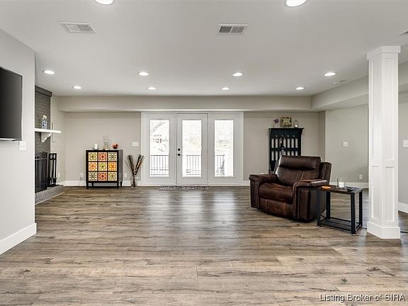 4th image of 368 W Melchoir Drive S