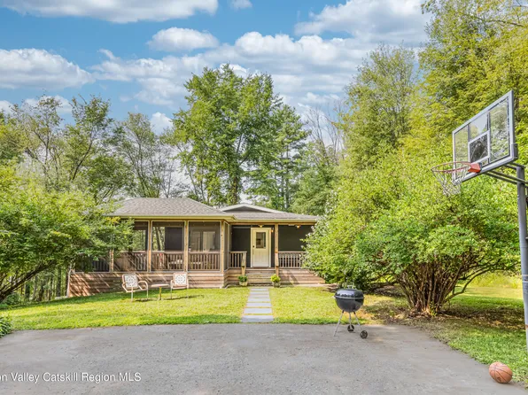 15 Bakertown Road, Accord, NY 12404