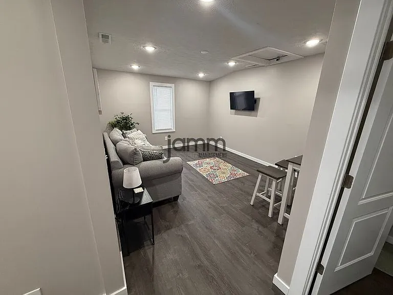1335 W 69th St #3 — Photo 3