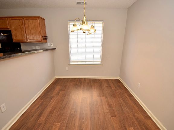 5th image of 10095 Nolton Cres