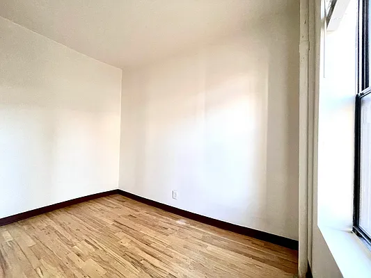 Rented by Metropolitan Property Group | media 7