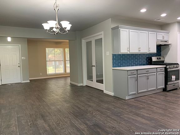 5th image of 239 Sunnycrest Dr