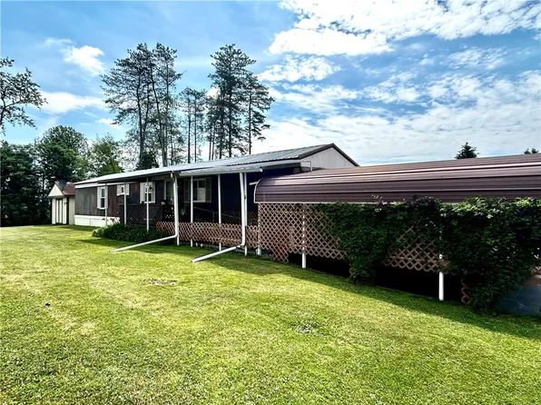 476 Hammersmith Dr, Indiana, PA 15701