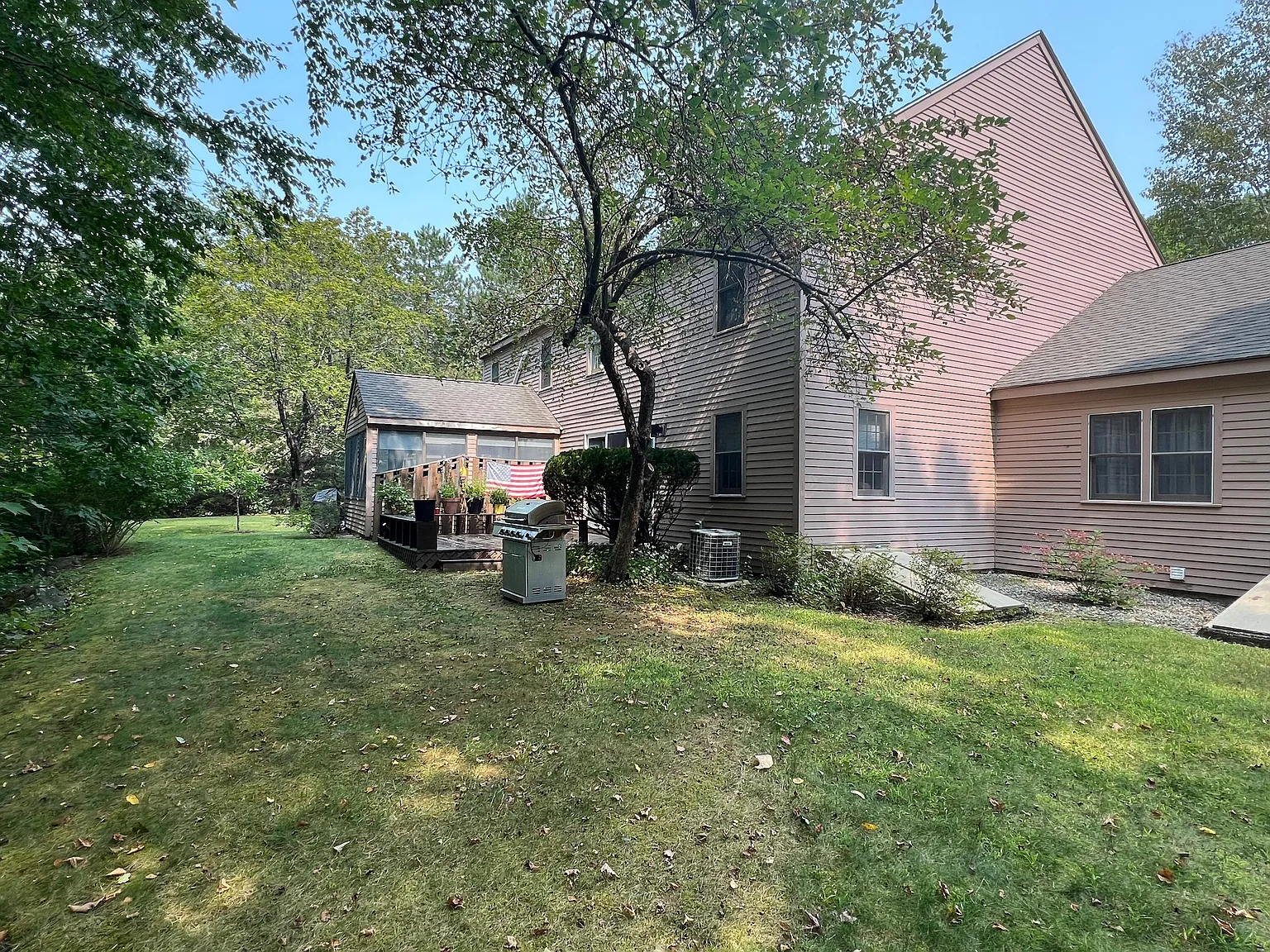 14 Coach Rd — Photo 2