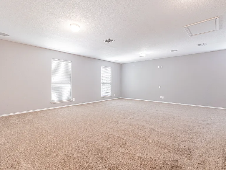 326 Diana Dr — Photo 28