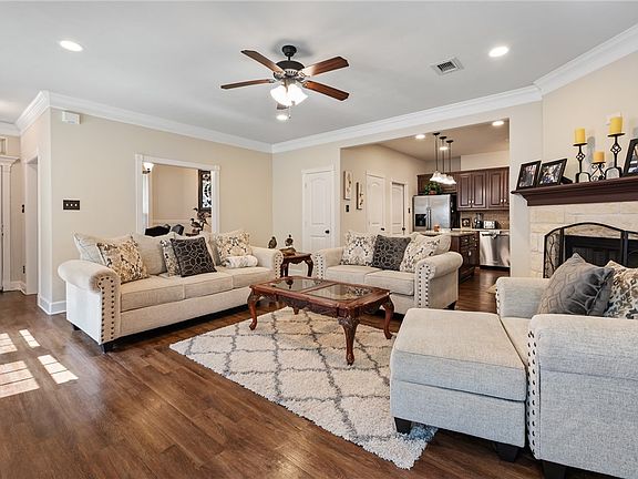 4th image of 1806 Lakeshore (pvt) Cir