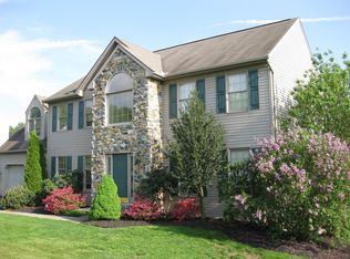 52 Crimson Ln, Elizabethtown, PA 17022