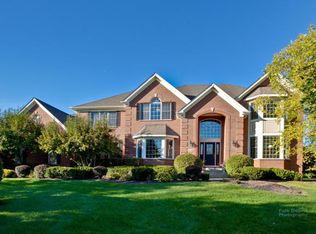 28420 Casey Ct, Lake Barrington, IL 60010