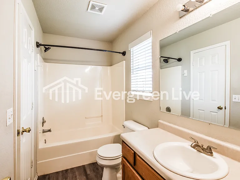 104 S Michael St — Photo 10