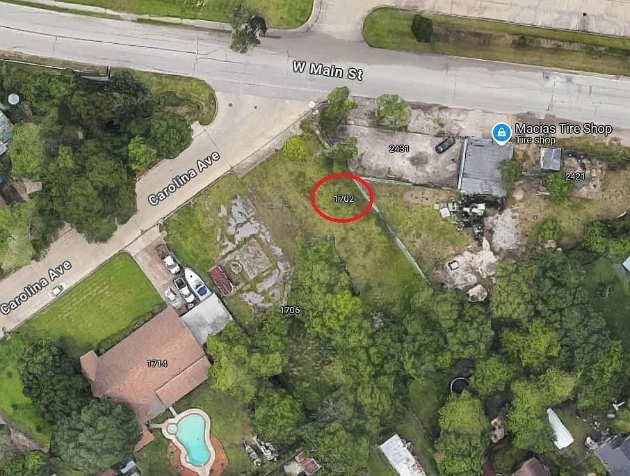 1st image of 1702 Carolina St