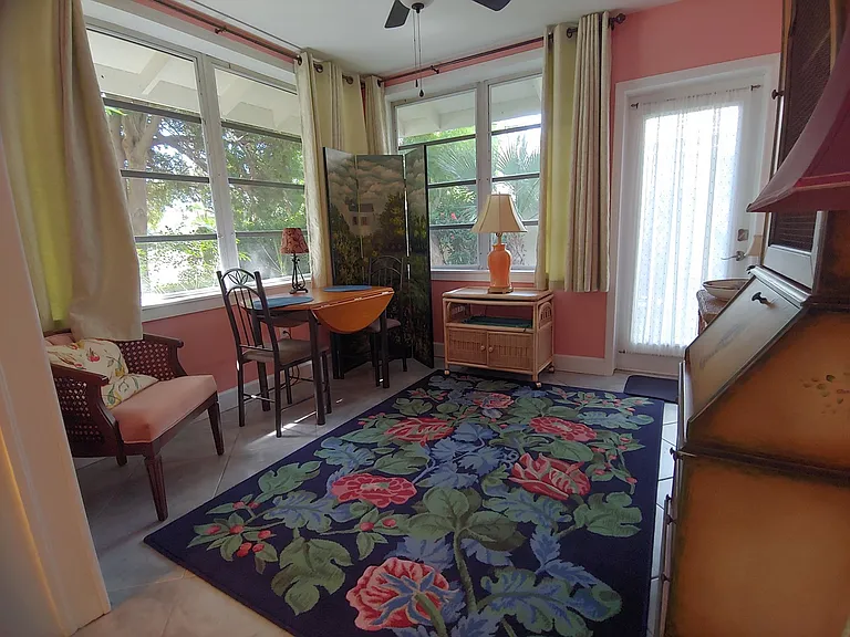 202 Avenue Des Parques — Photo 5