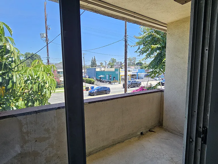 5625 Kester Ave #5 — Photo 3