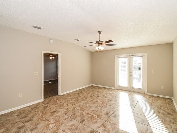3rd image of 7518 International Village Dr