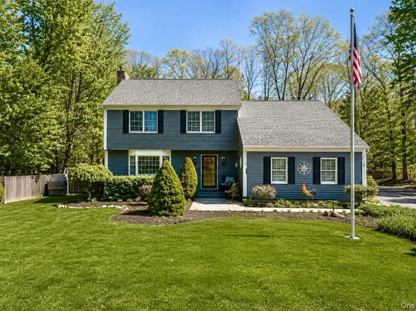 283 Pipe Stave Hollow Road, Miller Place, NY 11764