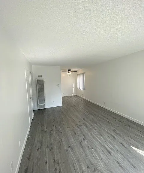 4008 Stevely Ave. — Photo 15