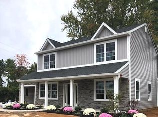 41 Cardinal Rd, Levittown, PA 19057