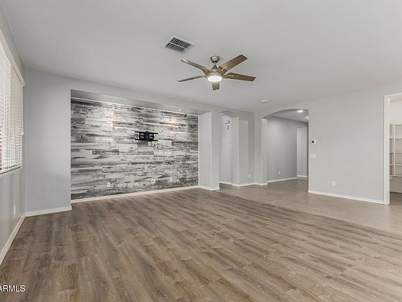 4th image of 78 W White Oak Avenue